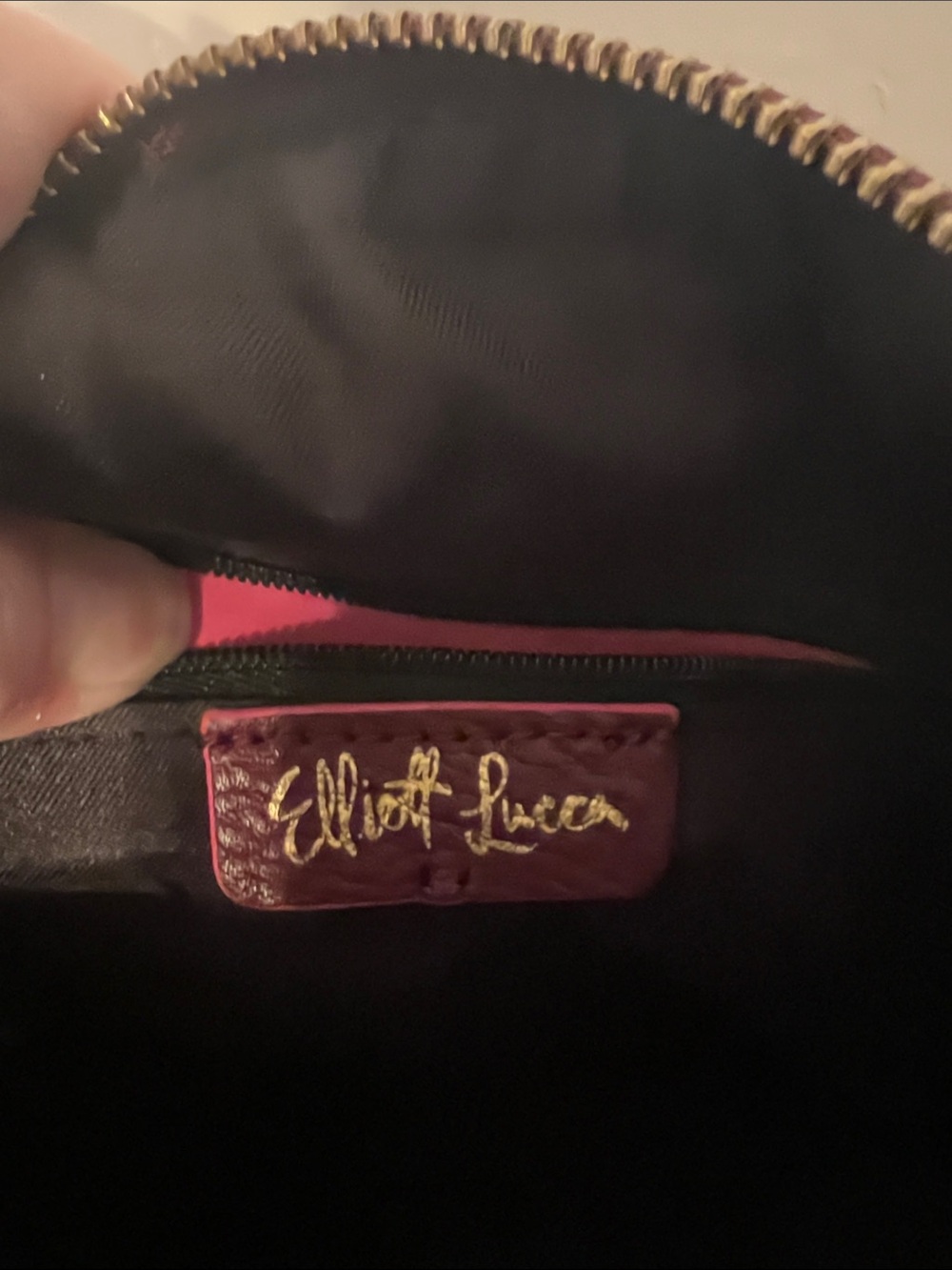 Elliott Lucca Women's Burgundy Leather Crossbody Bag. 3 outside zip pockets - Picture 5 of 8
